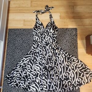 FOREVER Black and White ribbon Backless Haltertop